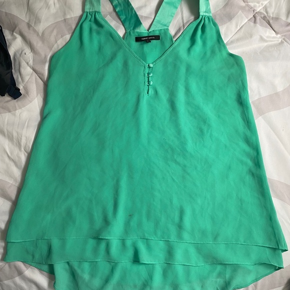 Green top - Picture 1 of 1